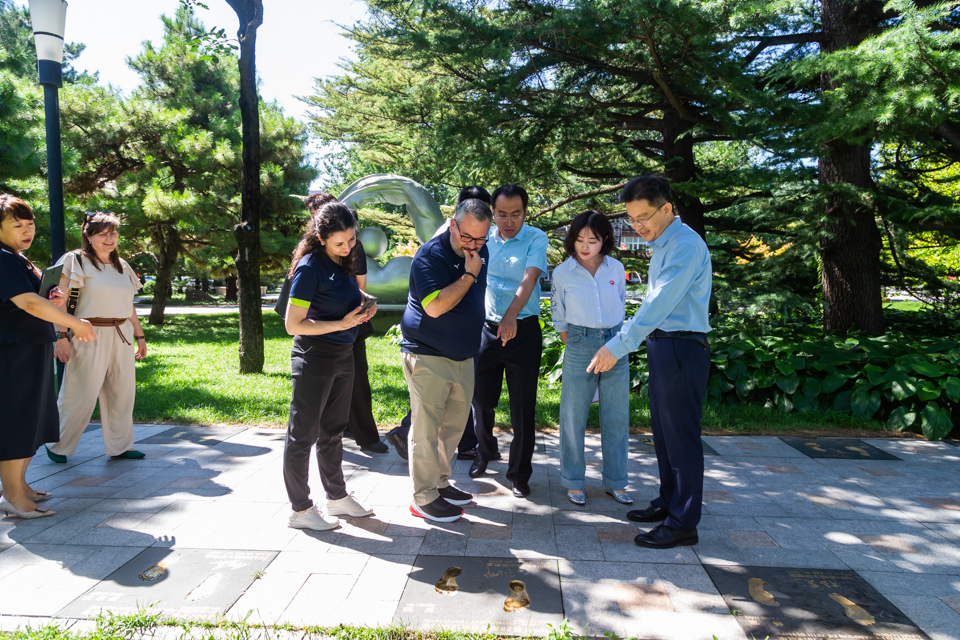 7d775bf17fbe4ec695072d55e9bab985